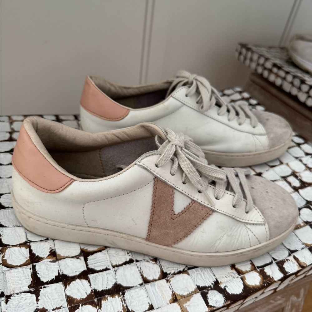 Victoria sneakers